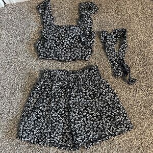 SHEIN Black and White Floral Tank Top